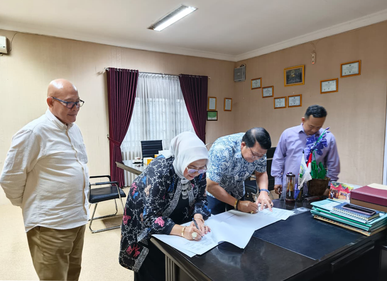 Acara Penandatanganan Kerjasama DPK APINDO Kabupaten Bogor dengan Rektor IAI Nasional Laa Roiba.